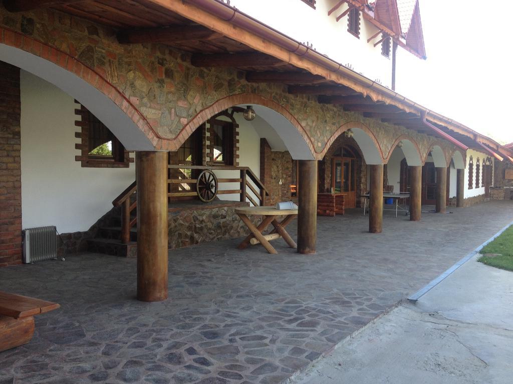 Pensiunea La Nise Simbata de Sus Exterior photo