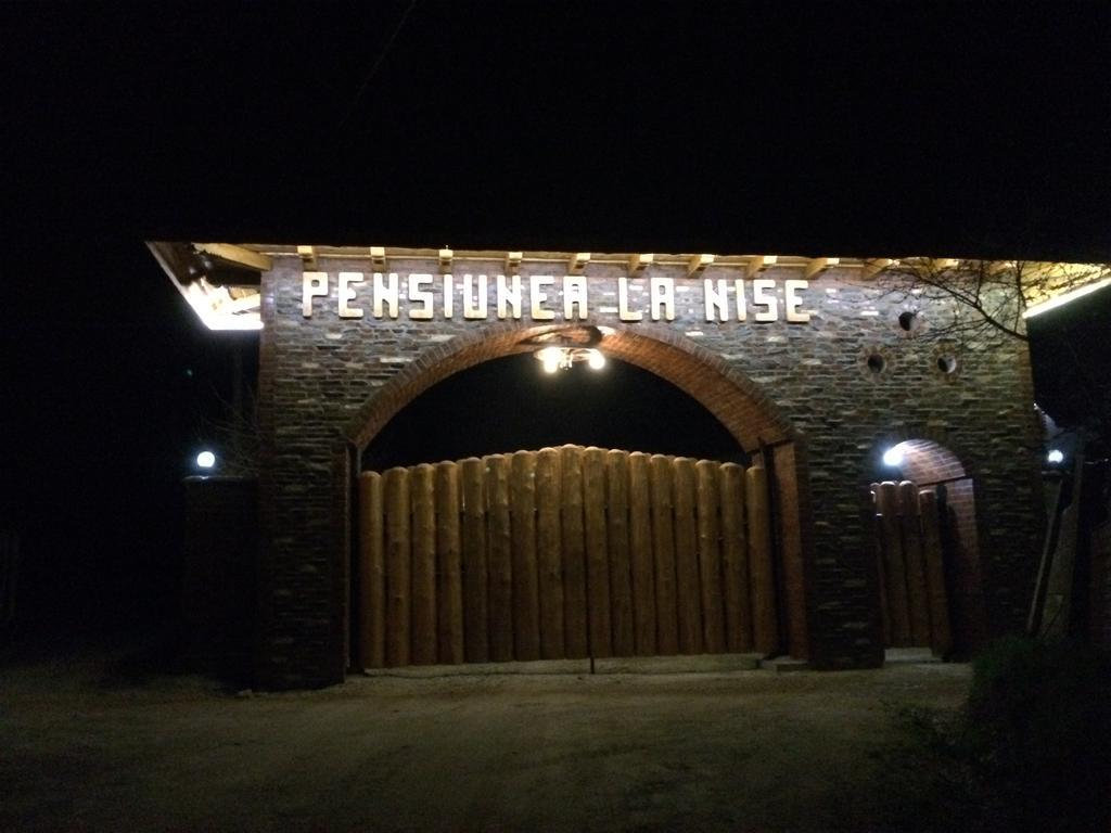 Pensiunea La Nise Simbata de Sus Exterior photo